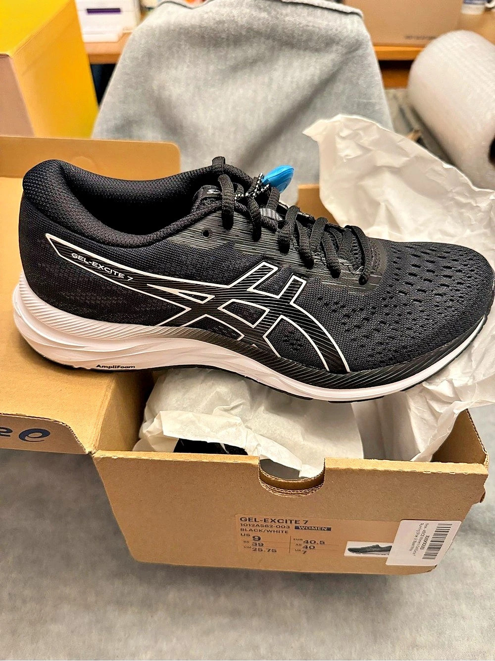 ASICS GEL-EXCITE 7 Women's Black & White US 9